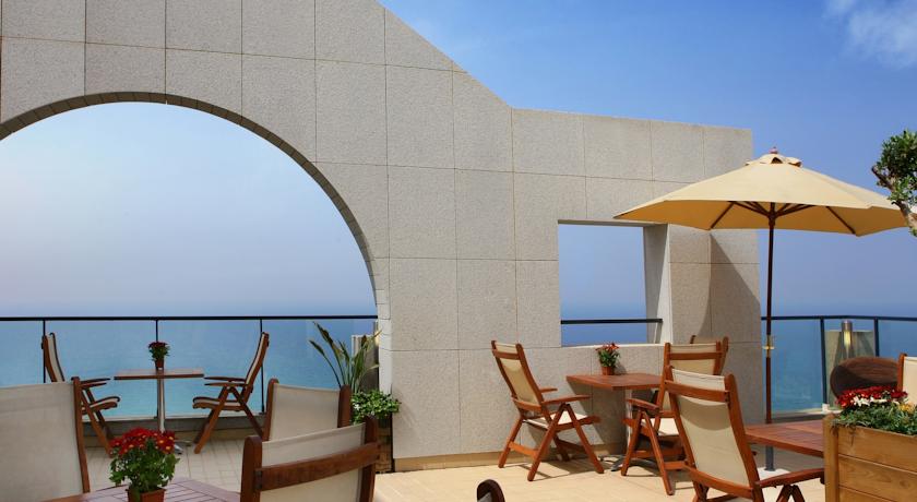Raouche Arjaan By Rotana Hotel Beirut,5 stars hotels in Beirut, first class hotels beirut lebanon, spa in lebanon, 5 star accommodation in lebanon, intercontinental hotels in lebanon,hotels in beirut center,luxury restaurants in lebanon, central hotels in beirut,luxury hotels in beirut,hotels lebanon,hotel lebanon,lebanon hotels,accommodation lebanon,accommodation beirut